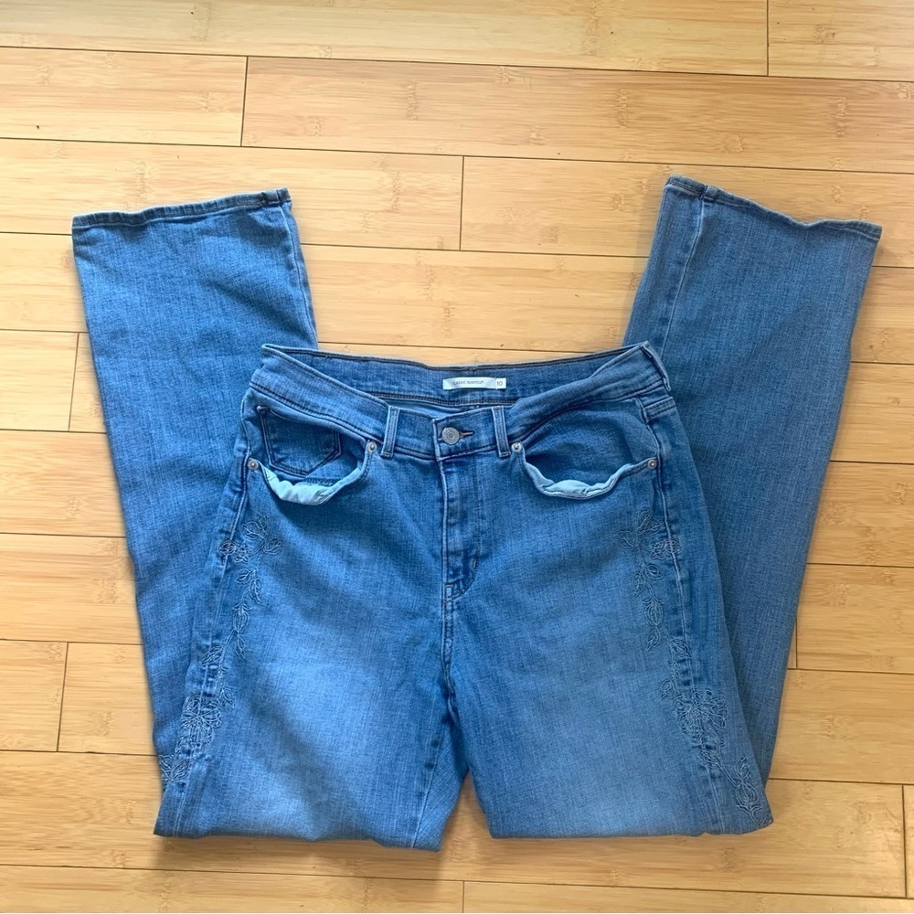 Levi Strauss Classic Bootcut Embroidered Jeans Size 10 - Picture 8 of 11